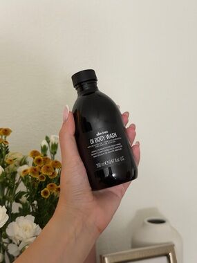 Davines OI Body Wash